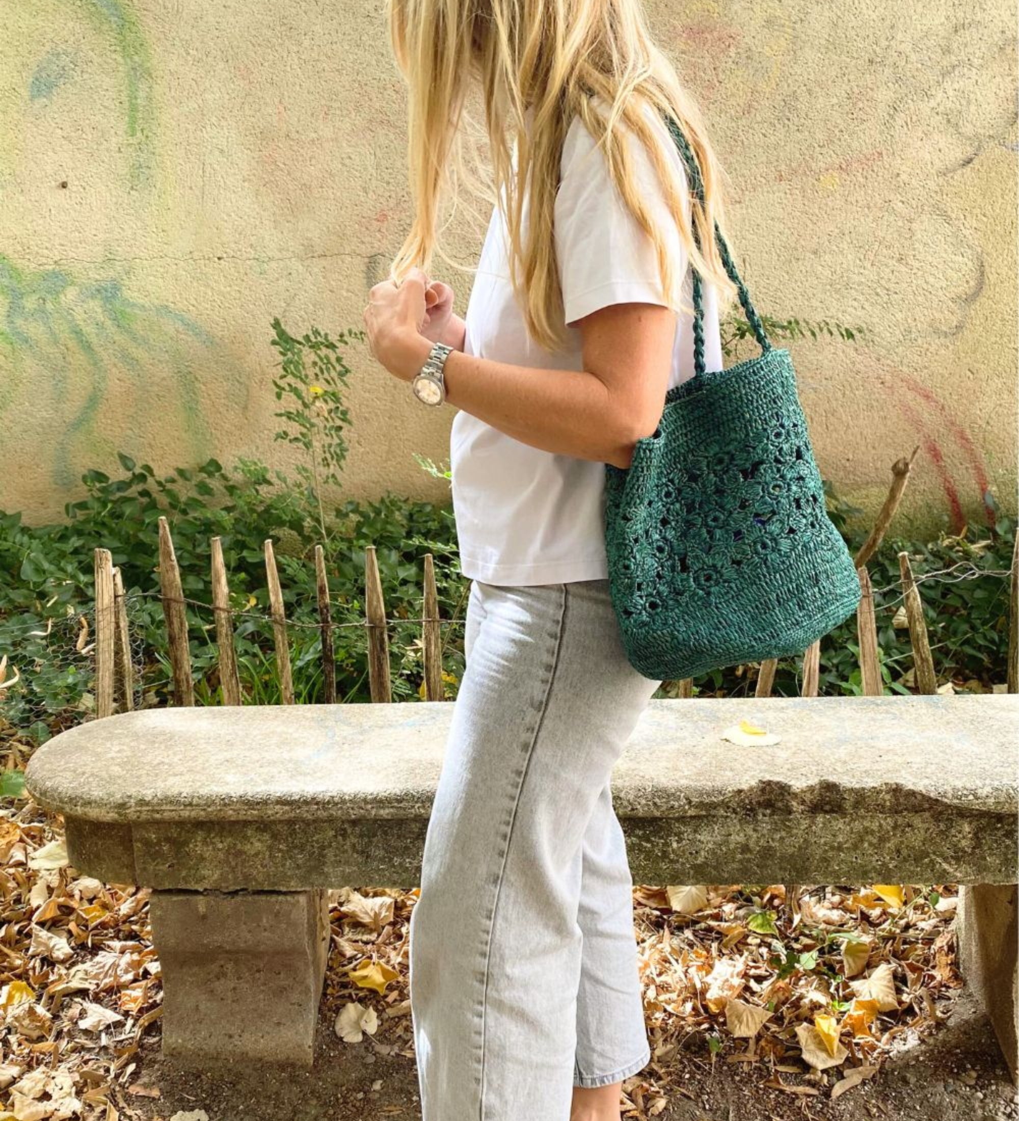 Sac seau en raphia fait main porté épaule– FLORES vert