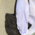 détails du sac seau en raphia fait main –FLORES noir