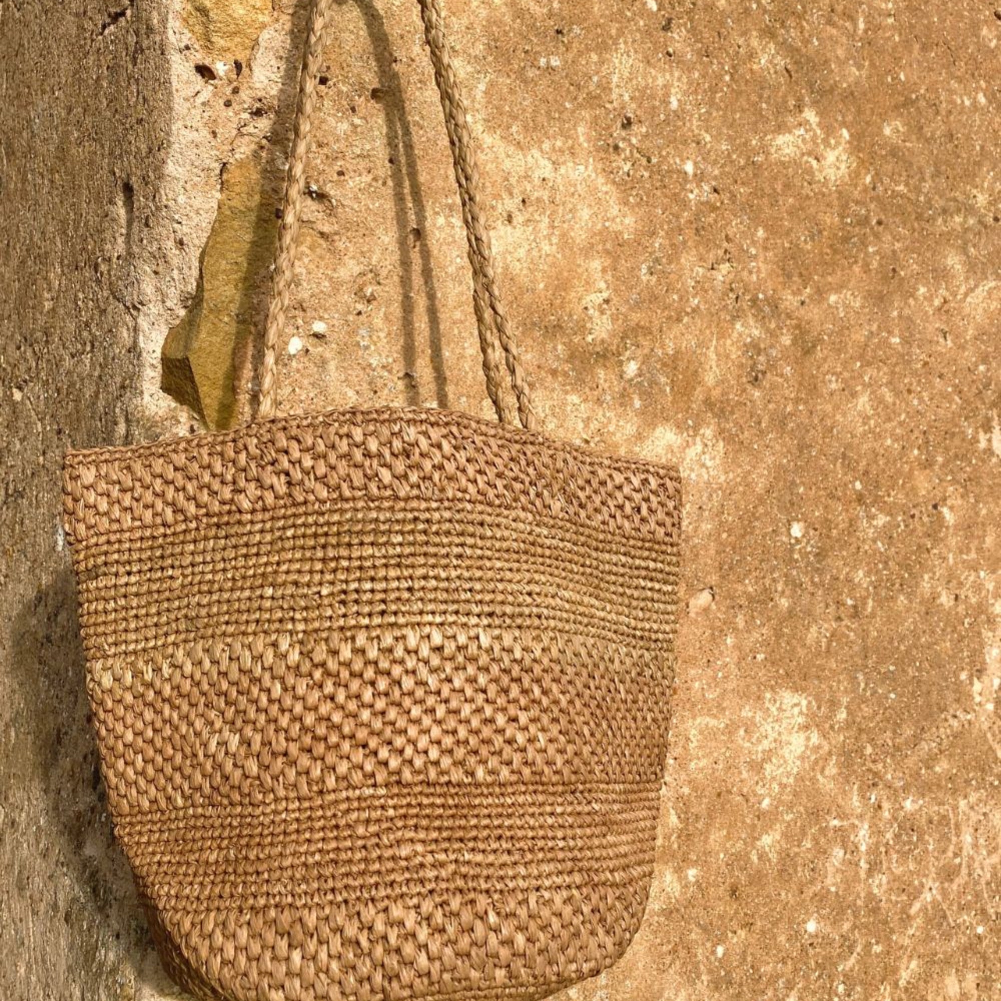 Sac seau en raphia thé fait main – BIG SINY