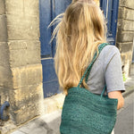 panier en raphia vert porté en ville, BIG SINY