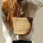 Sac seau en raphia thé fait main porté– SINY