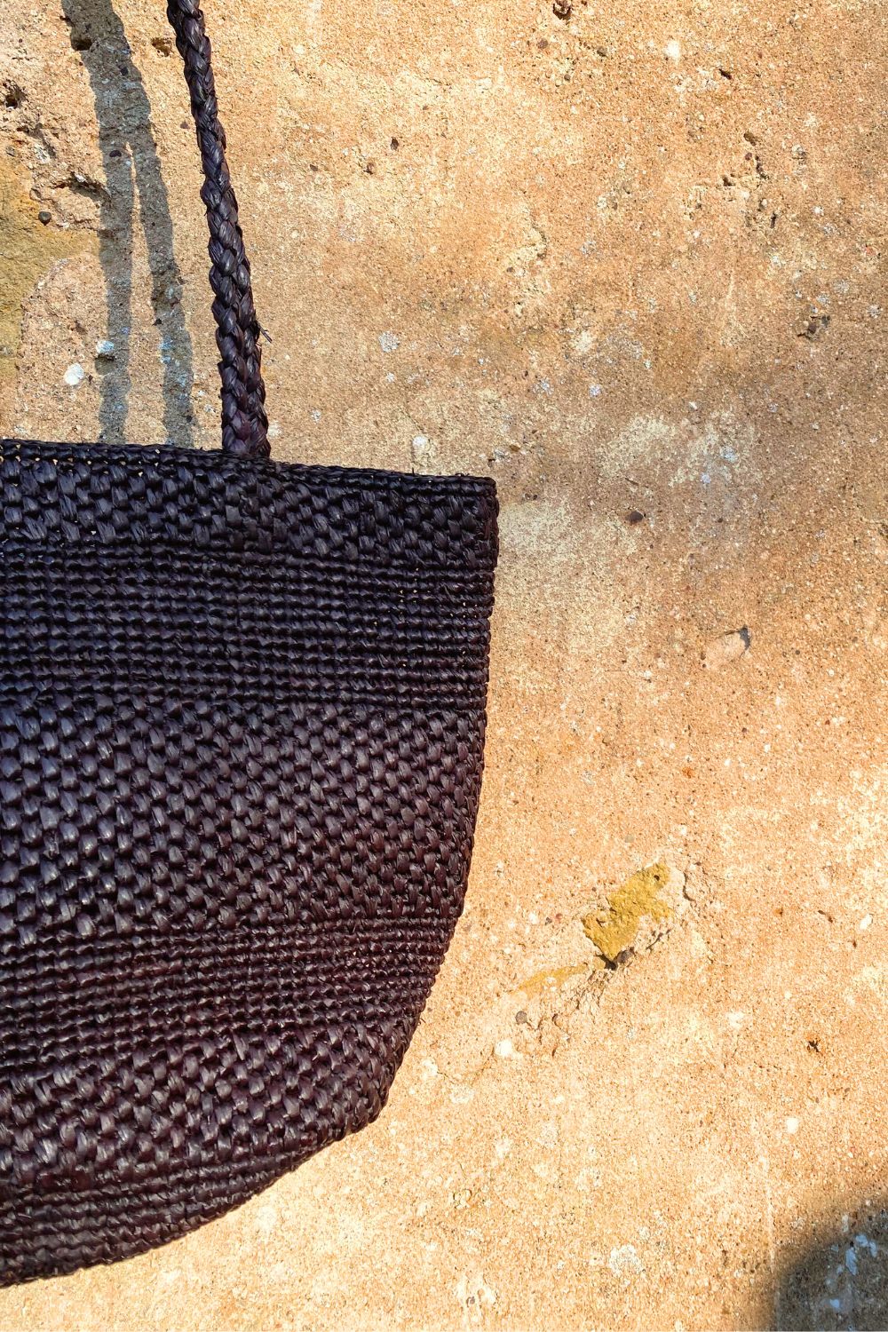 Détails du sac seau en raphia fait main  – BIG SINY chocolat