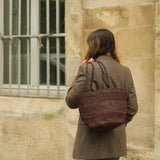 Sac seau en raphia fait main porté épaule – BIG SINY chocolat