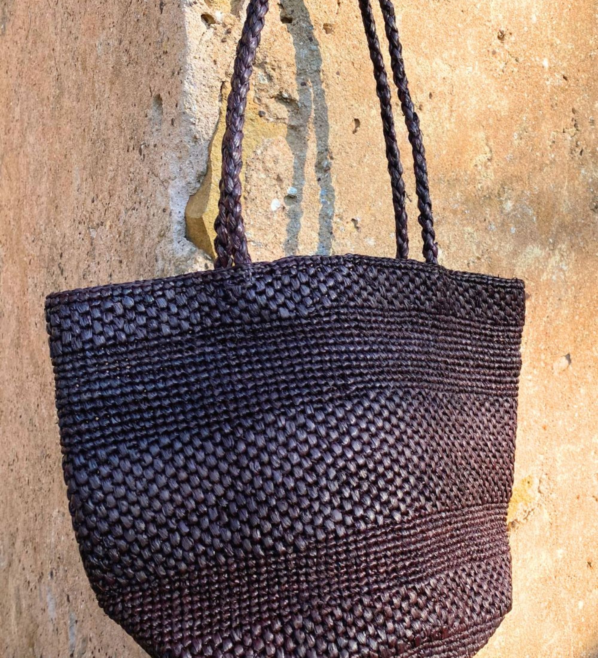 Sac seau en raphia chocolat fait main – BIG SINY