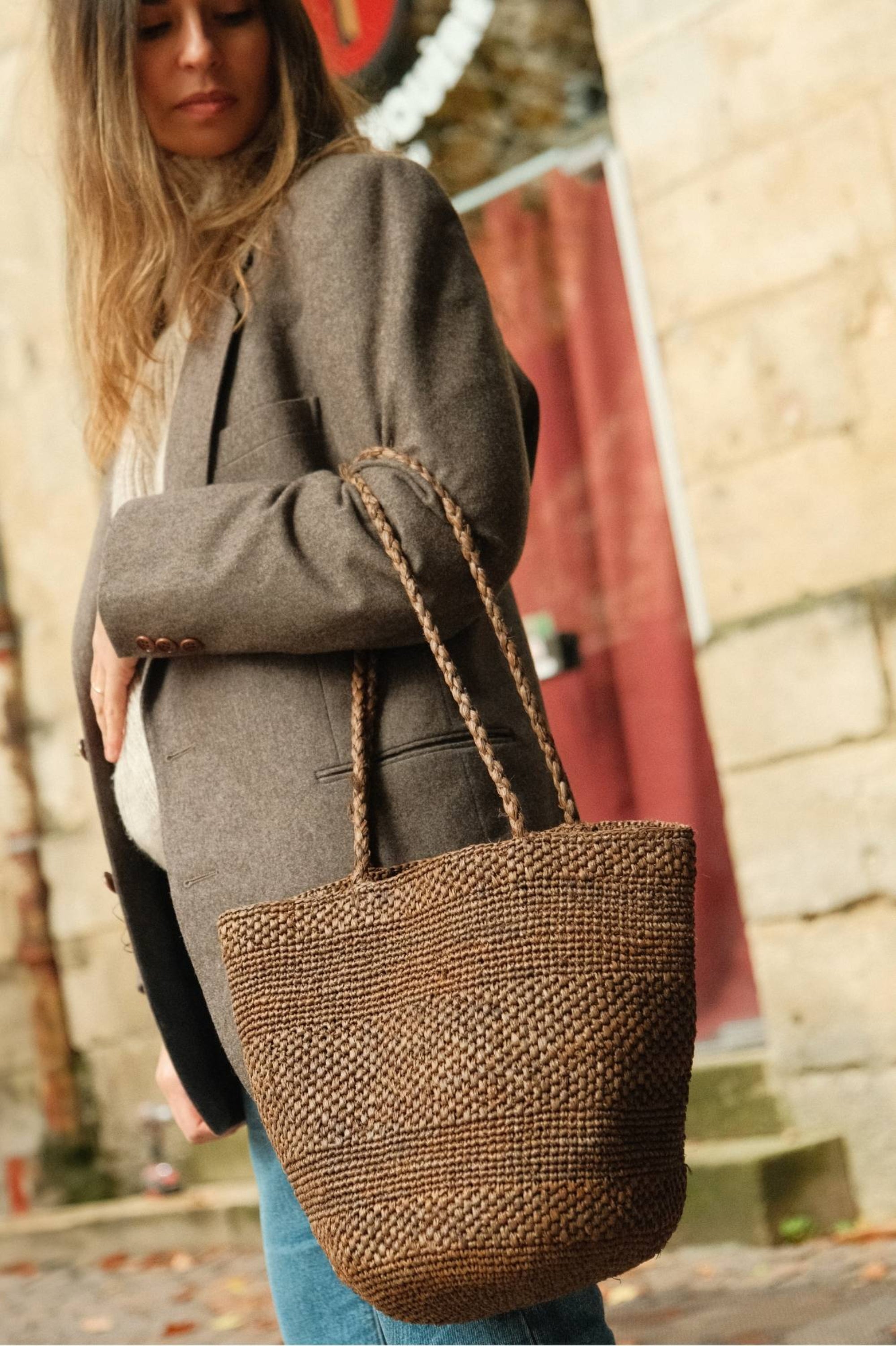 Sac seau en raphia fait main porté main– BIG SINY tabac