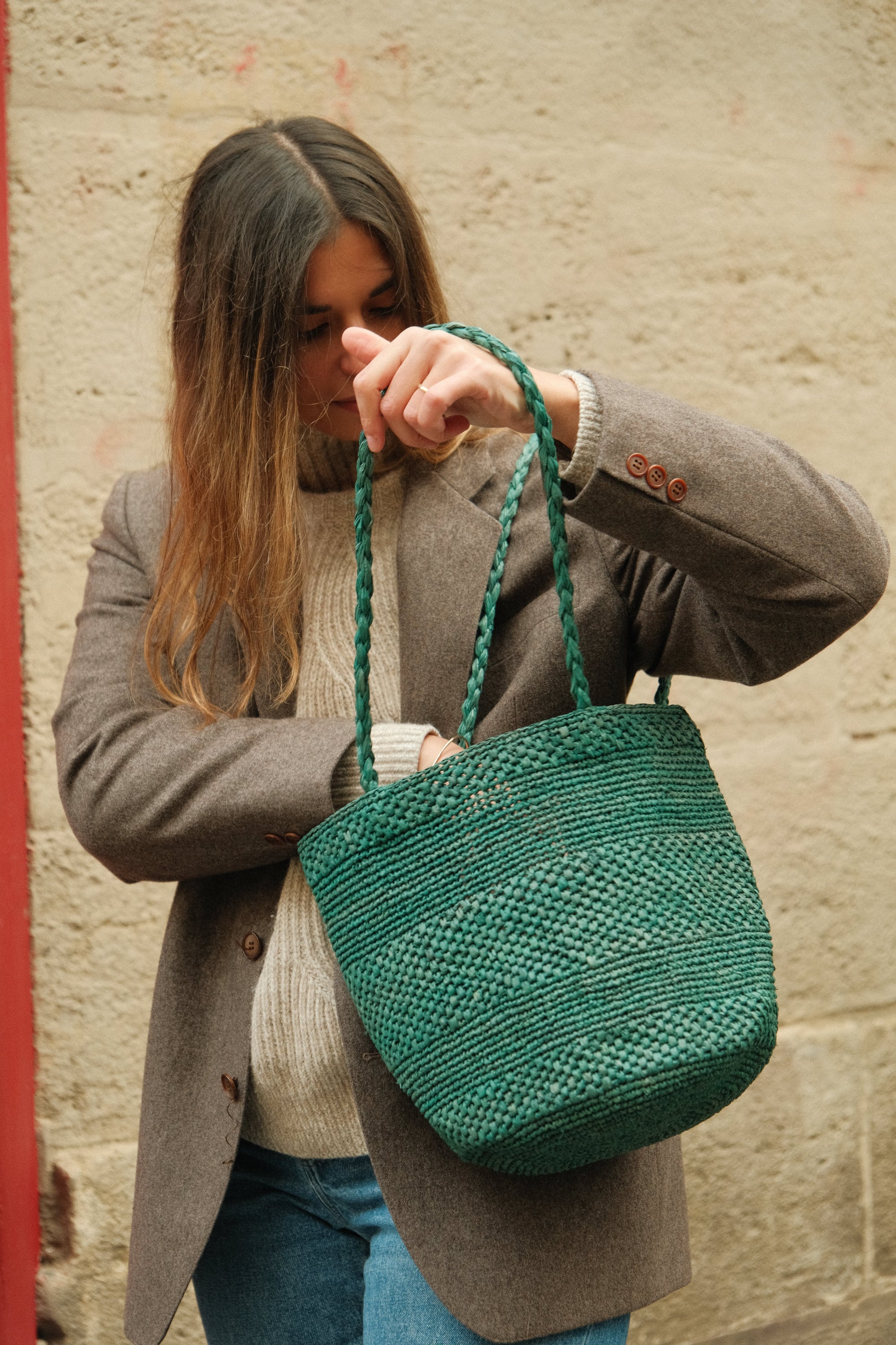 Sac seau en raphia vert fait main porté main – BIG SINY