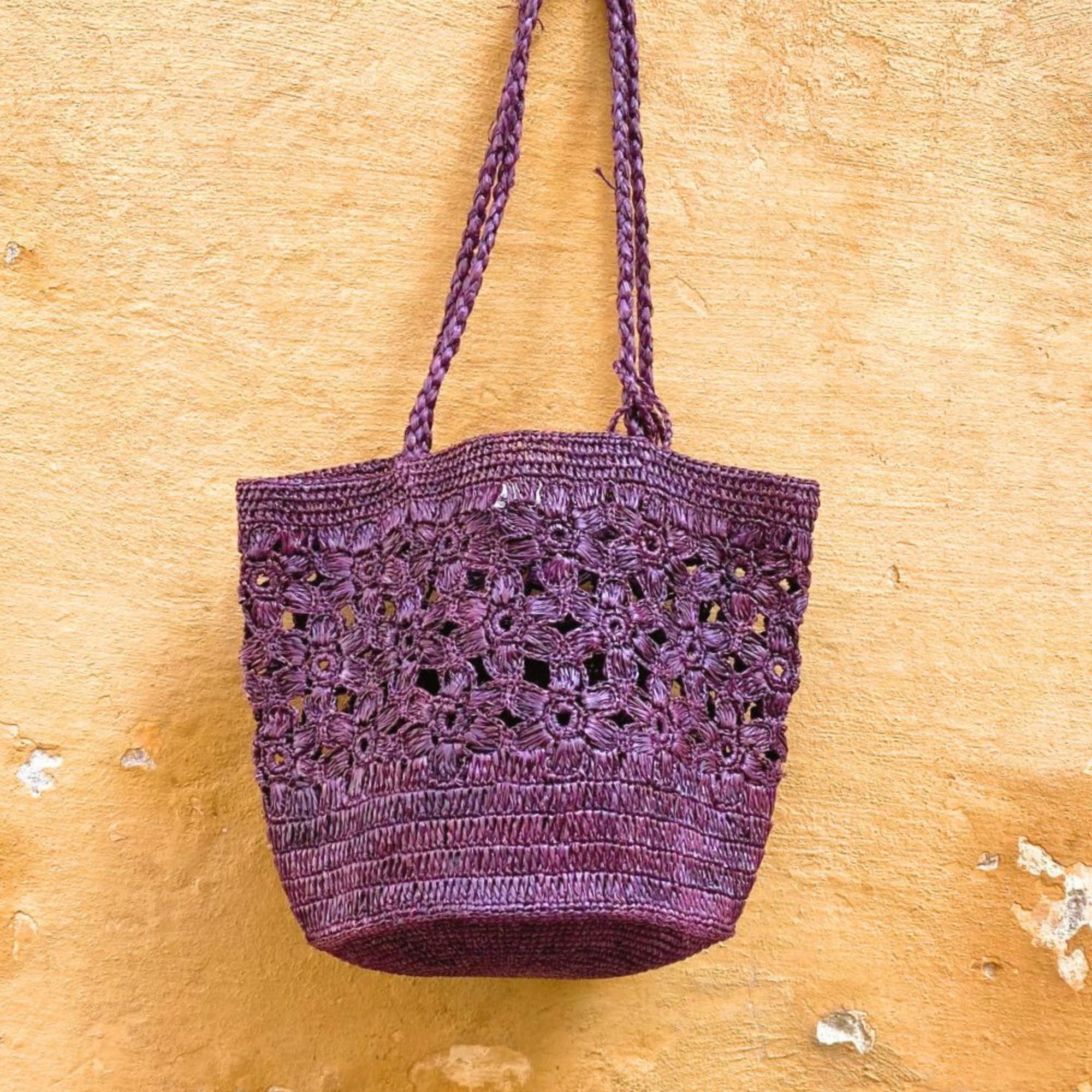 Sac seau en crochet de raphia fait main – FLORES bordeaux