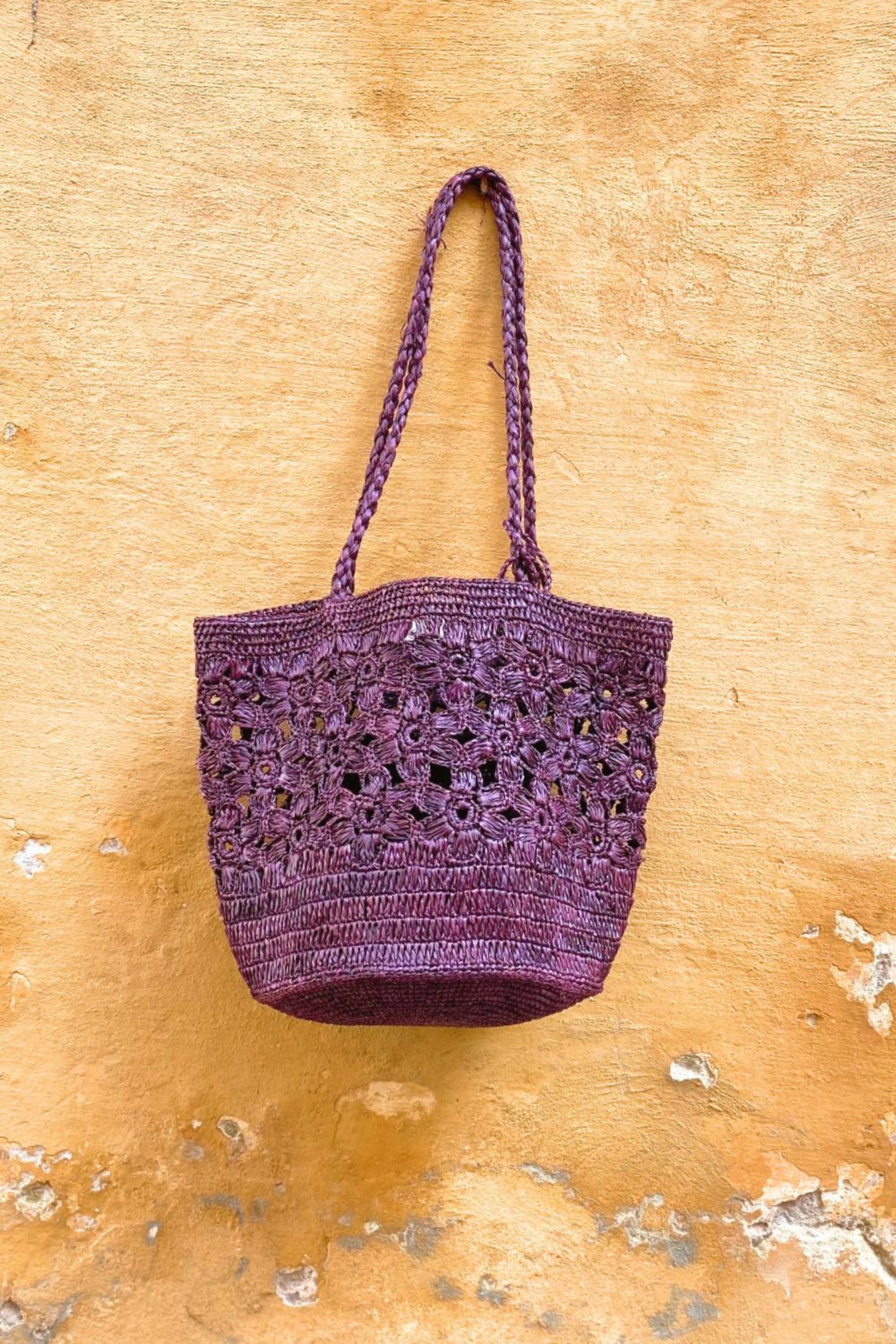 Sac seau en crochet de raphia fait main – FLORES bordeaux