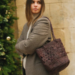 Sac seau en raphia fait main – FLORES chocolat