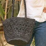 Sac seau en raphia fait main porté main– FLORES noir