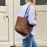 Sac seau en raphia fait main - FLORES tabac