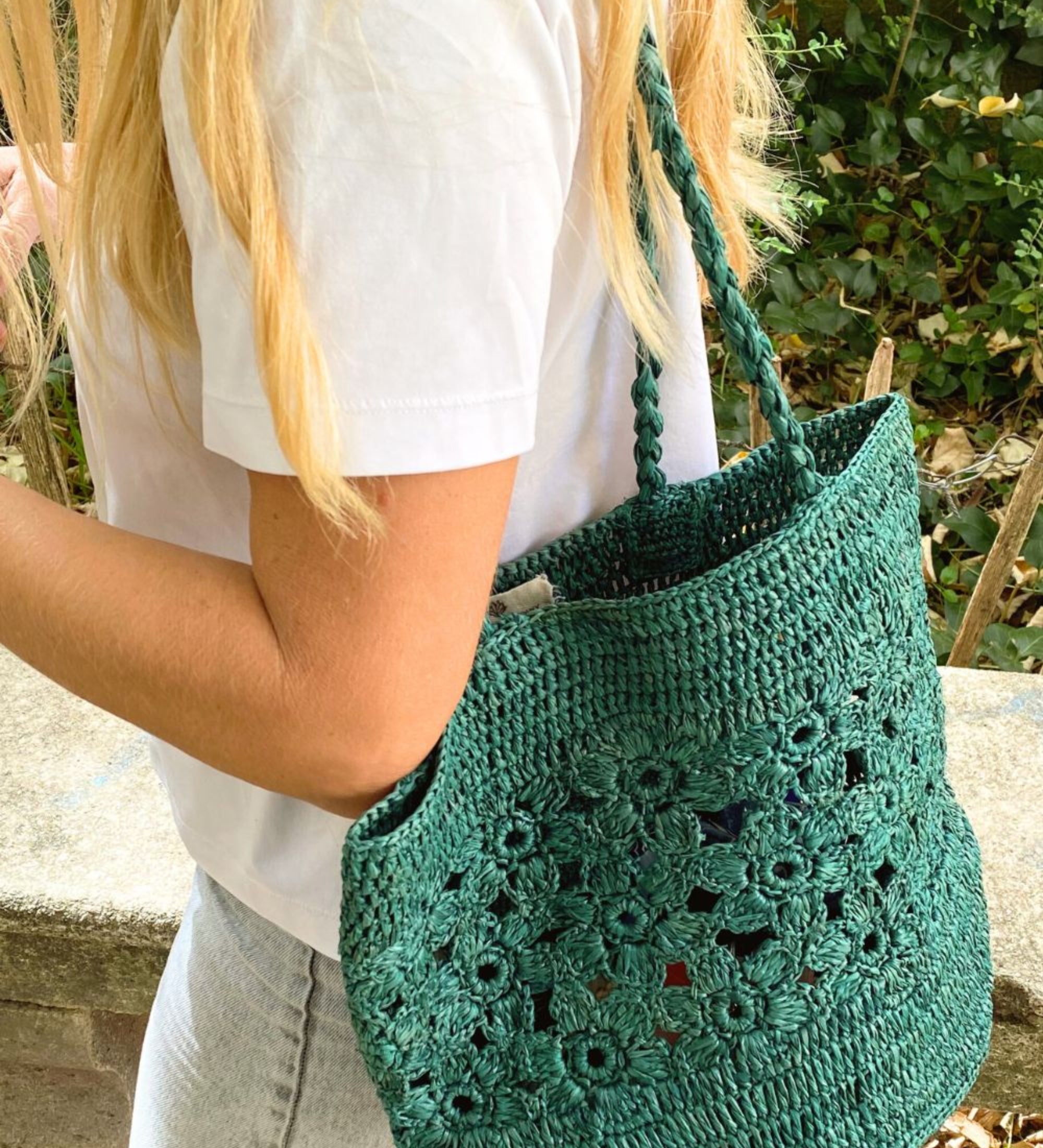Détails du sac seau en raphia fait main - FLORES vert