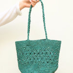 Sac seau en raphia fait main photo studio– FLORES vert