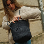 Sac seau en raphia fait main porté épaule – BIG SINY marine