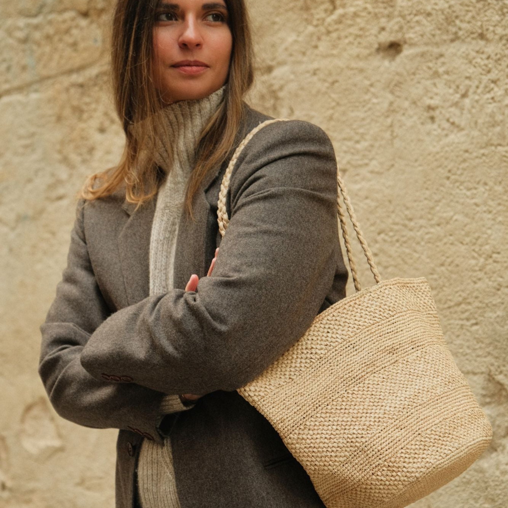 Sac seau en raphia fait main porté épaule – BIG SINY naturel