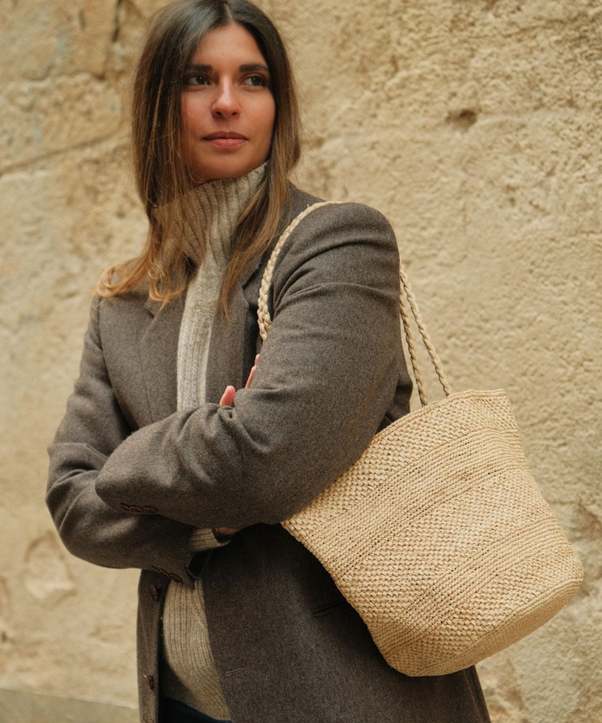 Sac seau en raphia fait main porté épaule – BIG SINY naturel