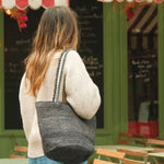 Sac seau en raphia noir fait main porte épaule– BIG SINY