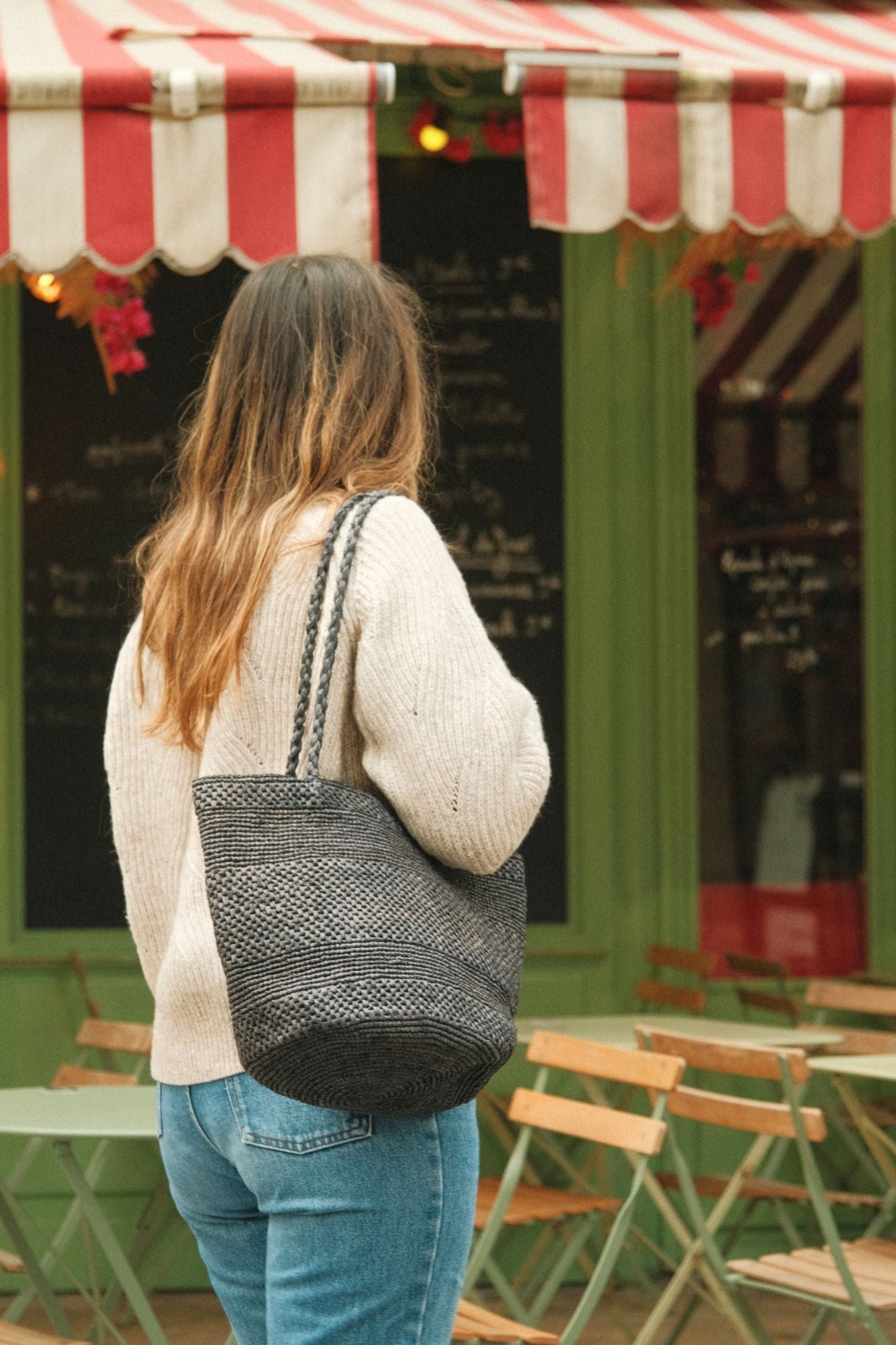 Sac seau en raphia noir fait main porte épaule– BIG SINY