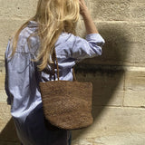 détails du sac seau en crochet de raphia fait main, BIG SINY tabac