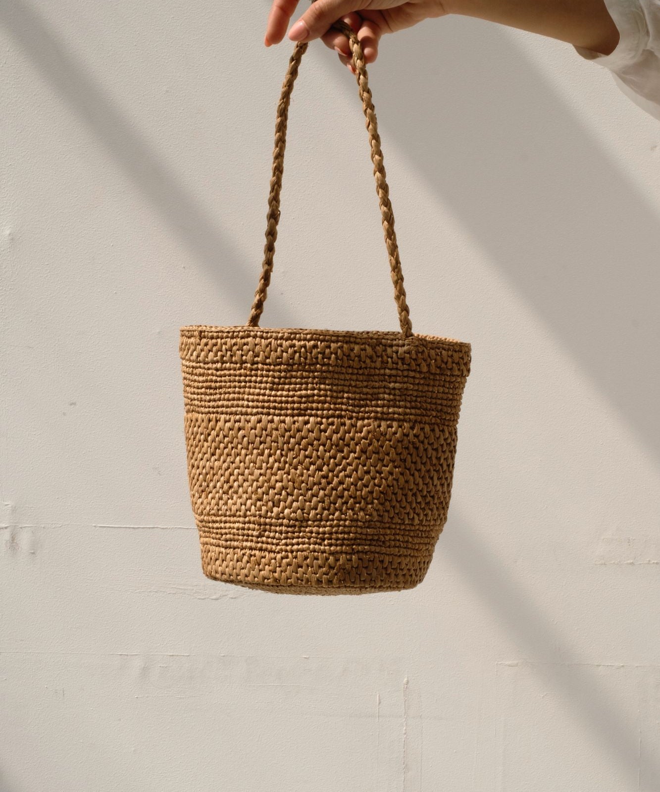 Sac seau en raphia thé fait main – SINY