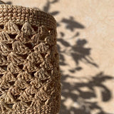 Suspension en crochet de raphia ajouré fait main, AKO