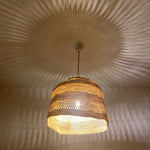 Jeux de lumières de la suspension en raphia naturel, BIG JIRO naturel