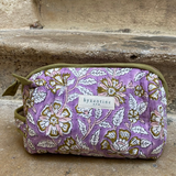 packshot de la trousse de toilette en coton imprimé matelassé carthage lilas