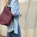 sac seau pour l'hiver en raphia bordeaux 