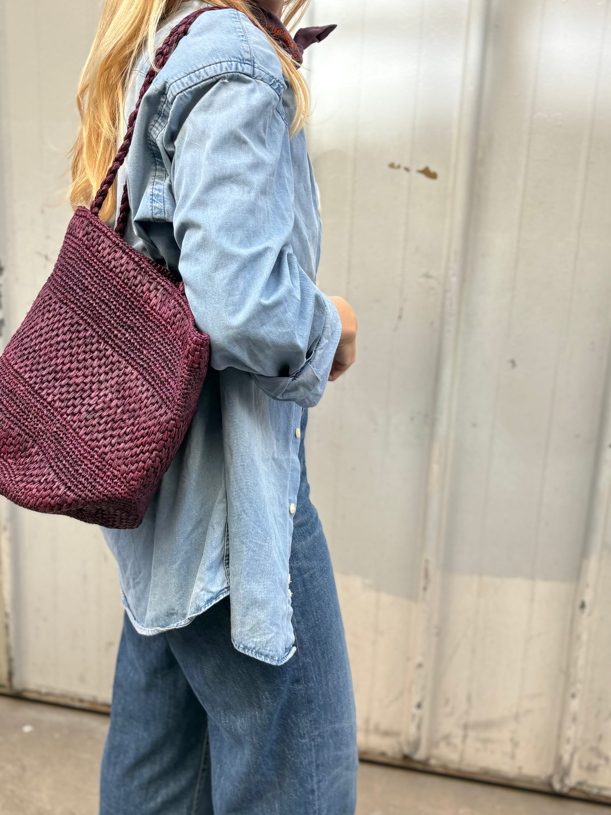 sac seau pour l'hiver en raphia bordeaux 